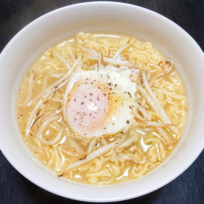インスタントで☆もやしエッグ塩ラーメン